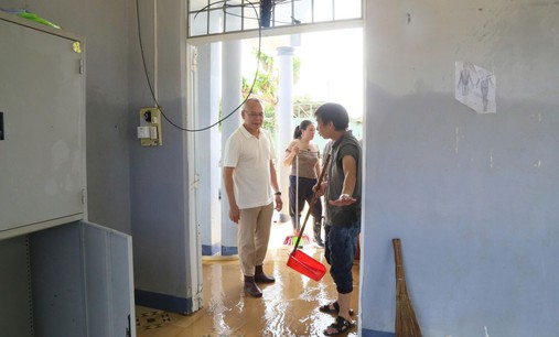 Gi&#225;m đốc Sở Y tế Đắk Lắk: Cử c&#225;c đội phản ứng nhanh đến hỗ trợ c&#225;c x&#227; thiệt hại nặng do lũ