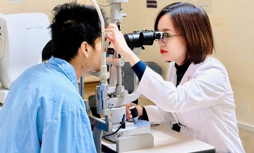 Mắt dập nát do tai nạn lao động, bệnh nhân được cứu thoát nguy cơ mất thị lực