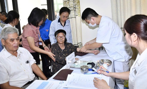 Hà Nội: Khám, tư vấn, cấp phát thuốc miễn phí cho người có công, thân nhân Liệt sĩ
