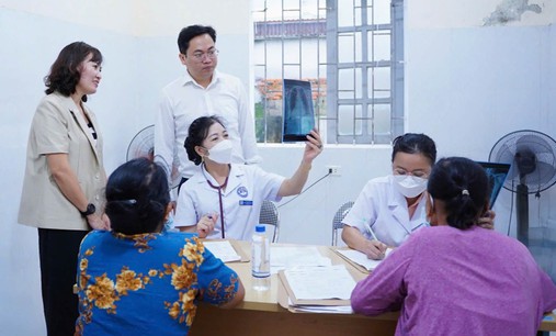 Nghệ An khám sàng lọc bệnh hô hấp miễn phí cho hơn 2.000 người cao tuổi
