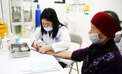 Hoàn thiện chính sách chăm sóc người cao tuổi