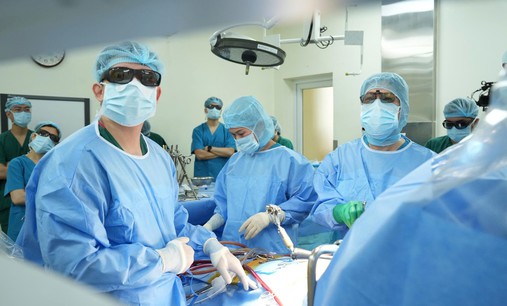 Phẫu thuật tim ít xâm lấn: Giảm sang chấn, rút ngắn thời gian hồi phục