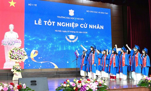 Gần 300 tân cử nhân nhận bằng tốt nghiệp, bổ sung nhân lực cho ngành y tế