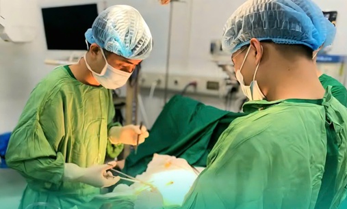 Cứu sống bệnh nhân sốc mất máu do đa chấn thương bụng sau tai nạn giao thông