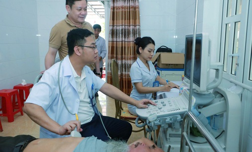 Hơn 400 người dân ở Nghệ An được khám, sàng lọc các bệnh ung thư miễn phí