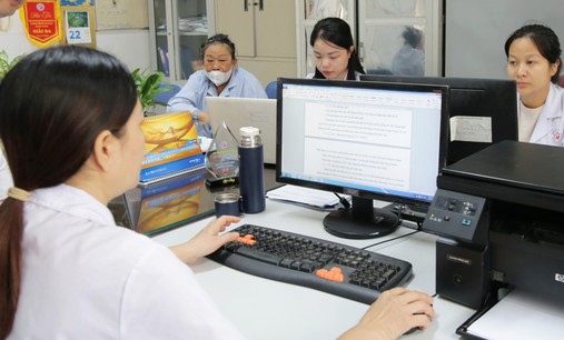 Sở Y tế Hà Nội yêu cầu không để chậm trễ giải quyết thủ tục hành chính cho người dân