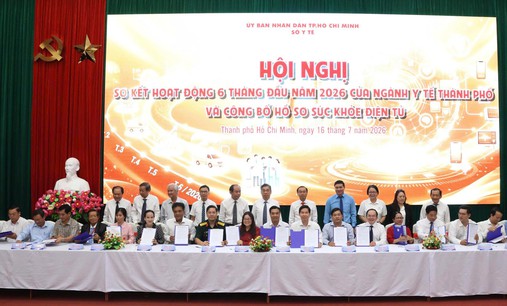 TPHCM ra quân cao điểm 150 ngày đêm khám sức khoẻ toàn dân