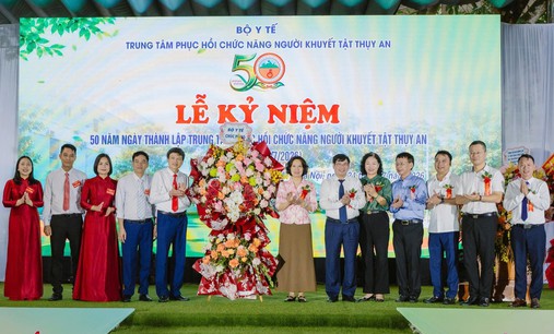 Thứ trưởng Nguyễn Thị Liên Hương: Xây dựng Trung tâm Thụy An trở thành mô hình phục hồi chức năng tiêu biểu