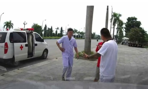 Vụ vận chuyển người bệnh nặng từ bệnh viện về nhà được xác minh thế nào?