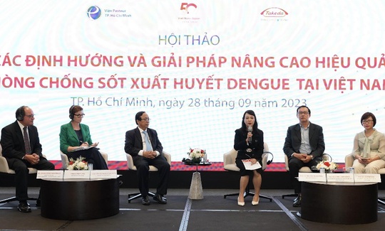 Các chuyên gia y tế Việt Nam và quốc tế tìm giải pháp hiệu quả phòng chống sốt xuất huyết
