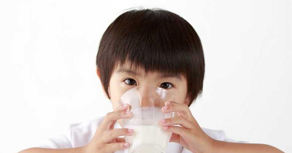 Có những nguyên tắc cần lưu ý khi chọn sữa bổ sung sắt cho trẻ thiếu máu không?
