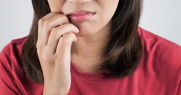 Khoang miệng bị rát, nguyên nhân và cách điều trị?