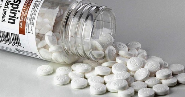 Những phản ứng phụ tiềm năng của aspirin là gì?
