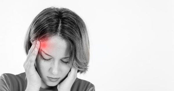 Tại sao một số người sau tiêm mũi 4 COVID có triệu chứng đau đầu?
