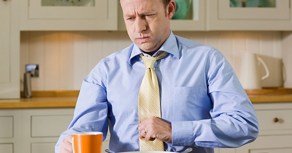 Chế độ ăn uống thường ngày nên như thế nào để tránh bị chứng bụng đầy hơi?
