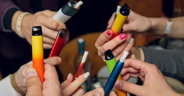 Cách nào để sớm nhận biết con dùng thuốc lá điện tử?