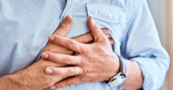 Có những yếu tố gì khác ngoài bệnh lý có thể gây đau ngực?
