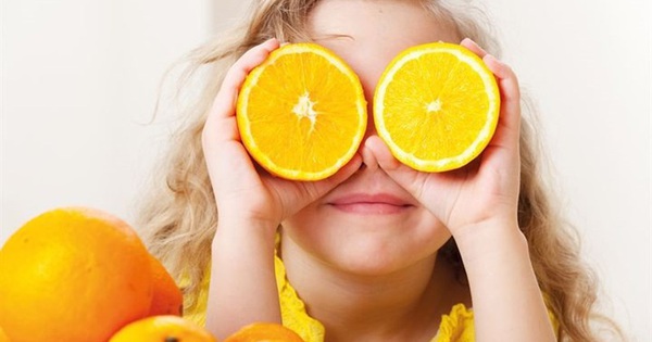 Lợi ích của vitamin C trong nước cam là gì?

