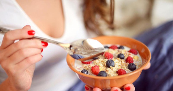 Bữa sáng giảm mỡ bụng có thể bao gồm các thành phần nào?
