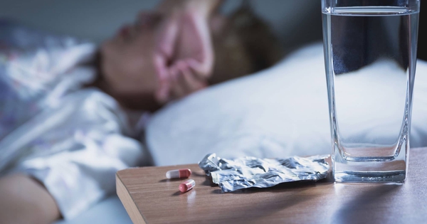 Uống kháng sinh có gây mất ngủ không?