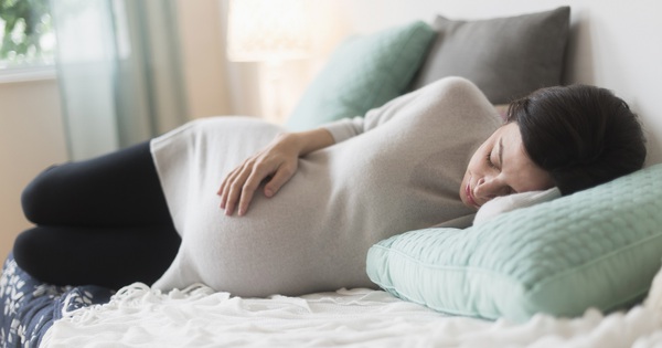 Làm thế nào để giảm thiểu tình trạng mất ngủ khi mang bầu?
