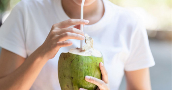 Uống nước dừa có giảm mỡ bụng không?