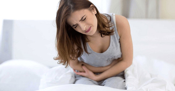 Tuổi bắt đầu kinh sớm hoặc muộn có ảnh hưởng đến đau bụng kinh hay không?
