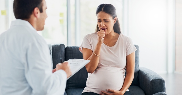 Có những lựa chọn khác ngoài kẹo ngậm để giảm đau họng khi đang mang thai hay không?