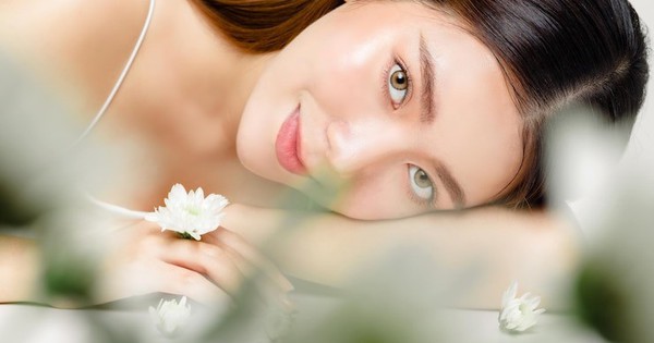 Tại sao vitamin C trong kem dưỡng da là một thành phần quan trọng và hiệu quả trong việc làm đẹp da?