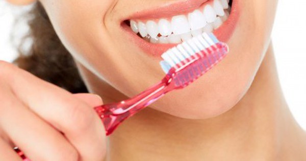 thumbnail - Viêm lợi, chảy máu chân răng… có thể dẫn tới mất răng vì bệnh viêm quanh răng mạn tính