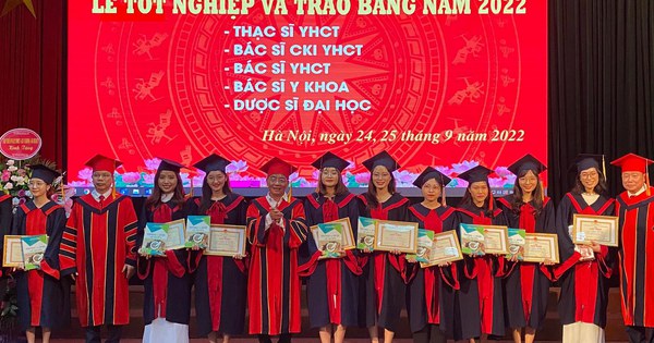 Hơn 500 học viên, sinh viên y đa khoa, y học cổ truyền, dược sĩ hoàn thành khoá học đặc biệt