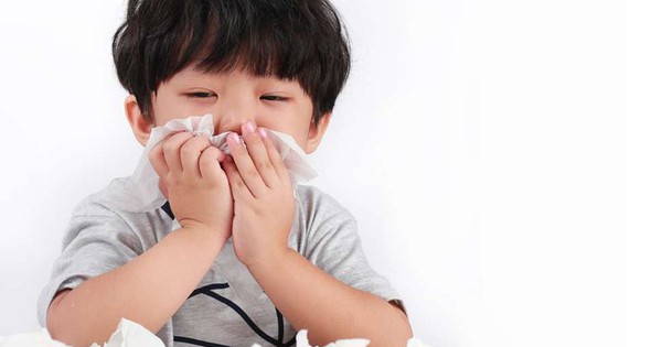 Giao mùa, cần nhớ 4 cách chăm sóc trẻ để phòng bệnh