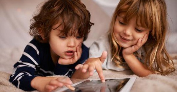 Cho trẻ sử dụng thiết bị điện tử bao lâu là phù hợp?