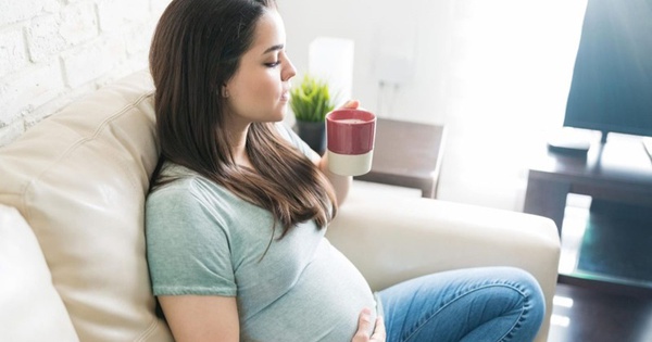 Có nên thay thế cafe bằng các loại thức uống khác để đảm bảo sức khỏe cho mẹ bầu và thai nhi?
