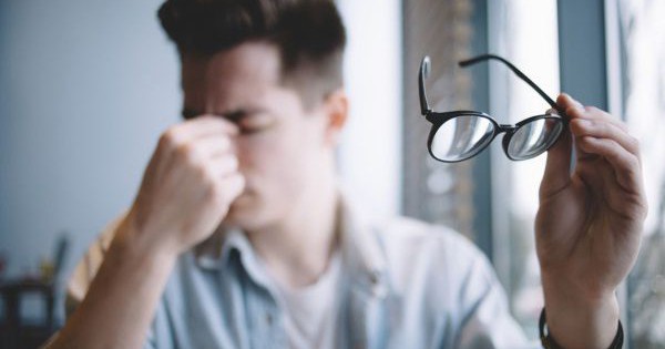 Suy giảm thị lực do đ&acirc;u v&agrave; c&aacute;ch điều trị tốt nhất