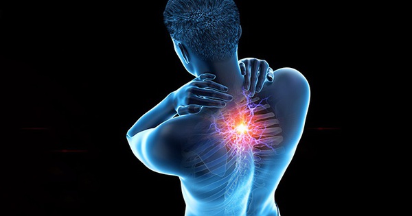 Bê vác vật nặng quá sức có thể là nguyên nhân gây đau lưng trên bên trái không?
