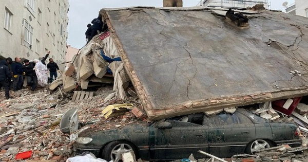 Địa danh trải qua nhiều động đất & phục hồi kiến trúc 6 Động đất mạnh