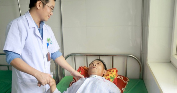 Bệnh viện ĐK TP Vinh: Phẫu thuật điều trị thành công trường hợp bướu cổ khổng lồ