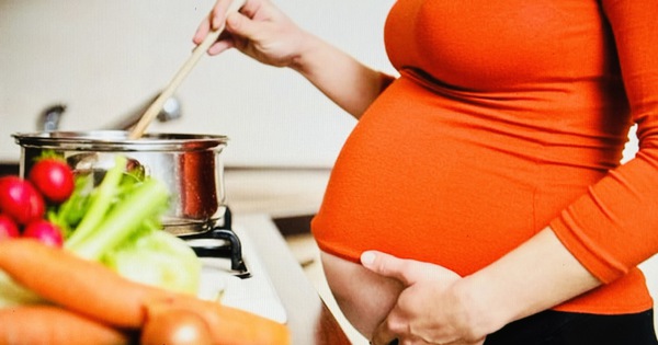 Khi nào cần đi khám và thăm khám ngộ độc thực phẩm trong thai kỳ?