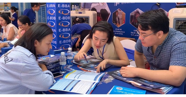 E-BBA là gì? Tìm hiểu Chương trình Đào tạo Quản trị Kinh doanh Quốc tế
