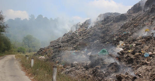 View - Khánh Hòa khắc phục khói bụi tại bãi rác Hòn Ngang