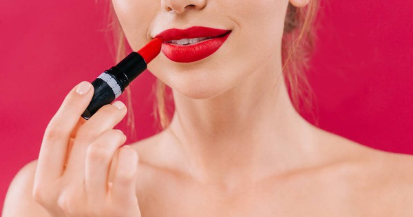 Cách để chọn son môi đẹp và an toàn