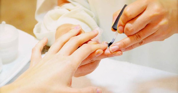 Tác động của sơn móng tay đến sức khỏe