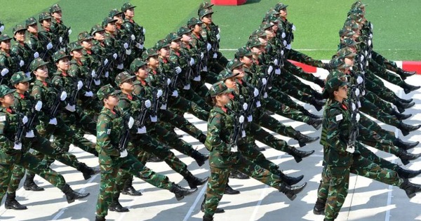 Lưu ý bảo vệ sức khỏe khi đi xem diễu binh, diễu hành