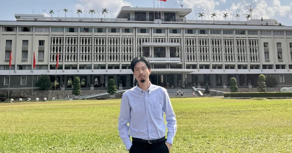 Đại Lễ 30/4: Rapper Đen Vâu Chia Sẻ Cảm Xúc Động Trái Tim