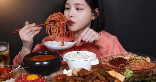 Sức khỏe ảnh hưởng nghiêm trọng từ những thử thách ăn uống cực đoan trên mạng xã hội