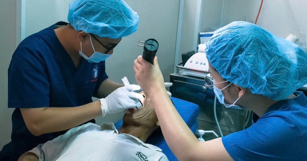 TPHCM vinh danh y bác sĩ tham gia chăm sóc sức khỏe quân dân Trường Sa