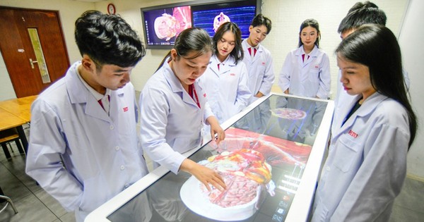 HIU công bố ngưỡng bảo đảm chất lượng đầu vào nhóm ngành sức khỏe 2025