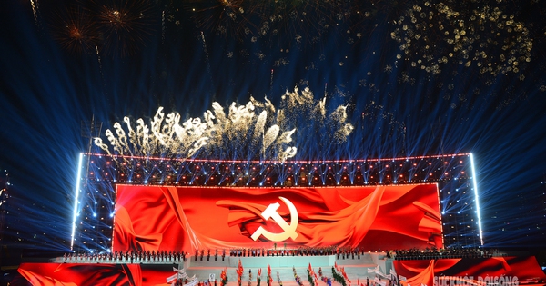 View - Chương trình nghệ thuật ' Dưới lá cờ vẻ vang của Đảng ' mừng Đại hội XIV