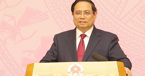 View - Thủ tướng: Nghề y là một nghề cao quý, là biểu tượng của sự hy sinh, lòng nhân ái, trí tuệ, sự kiên trì...